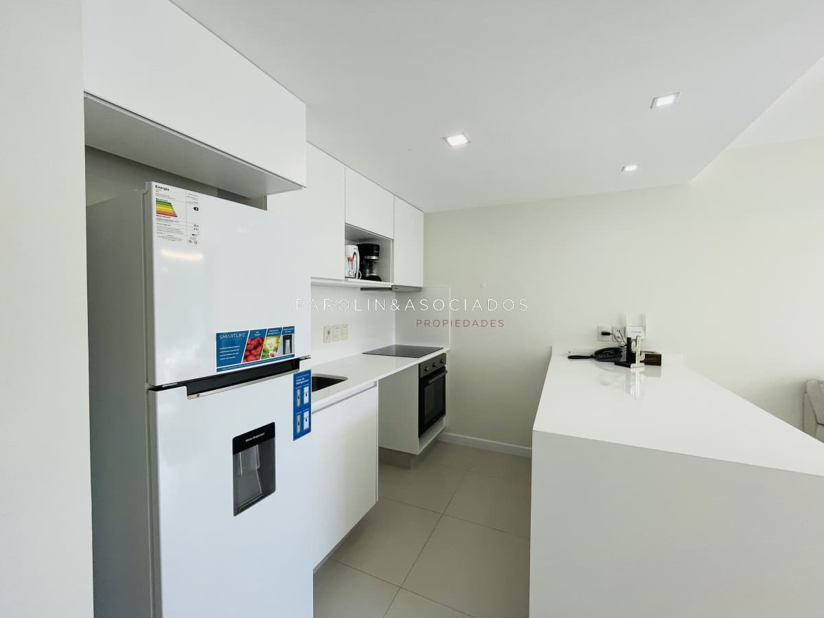 Apartamento en venta en Playa Mansa Punta del Este.