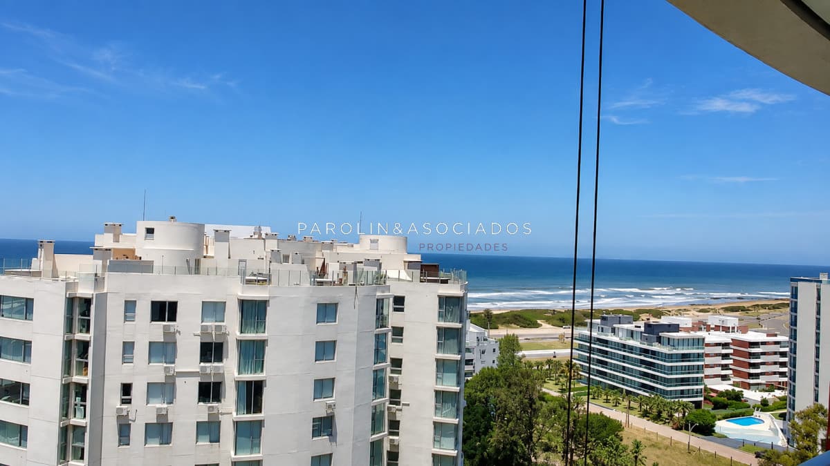 Apartamento en venta de 3 dormitorios en Wind Tower, Punta del Este.