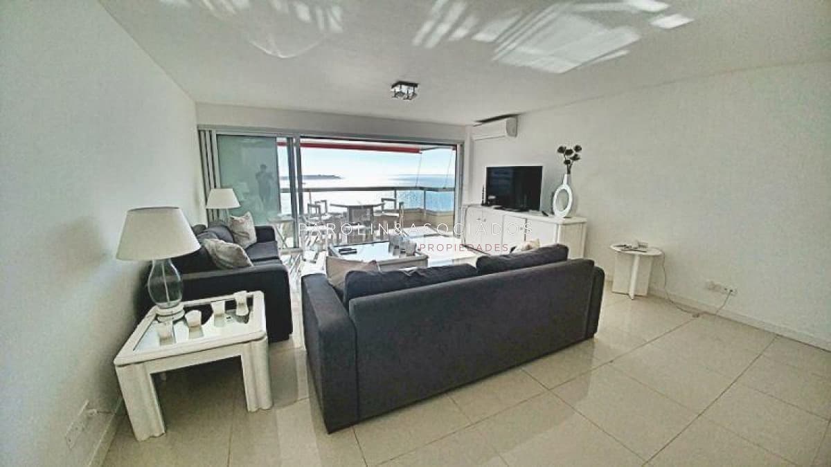 Apartamento en venta y alquiler temporario Punta Del Este 3 dormitorios