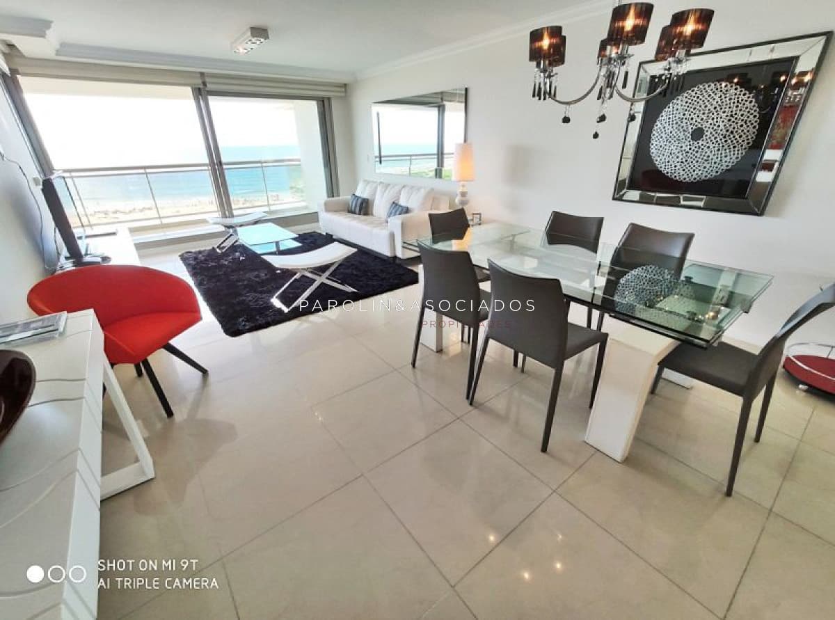 Apartamento de 3 dormitorios en Torre Imperiale, Punta del Este.
