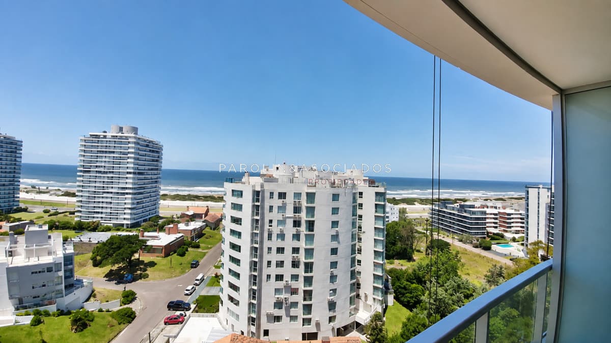 Apartamento en venta de 3 dormitorios en Wind Tower, Punta del Este.