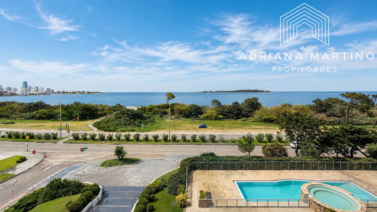 Apartamento de 2 dormitorios, 2 baños +Dependencia, Playa Mansa