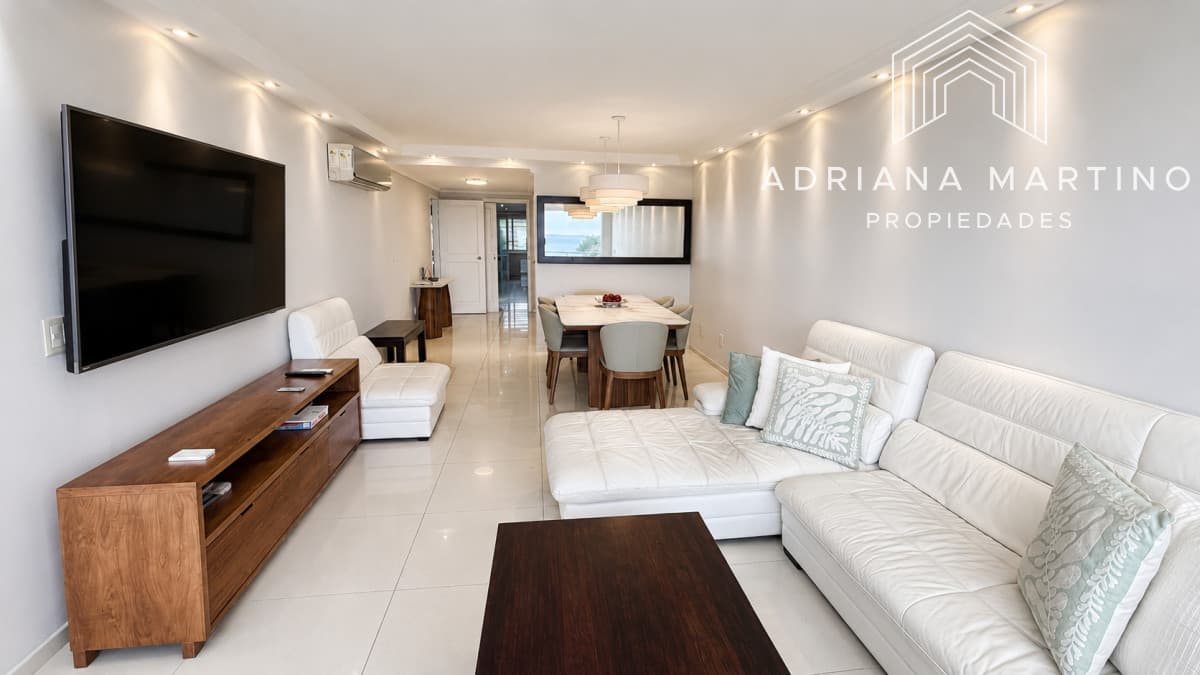 Apartamento de 2 dormitorios, 2 baños +Dependencia, Playa Mansa