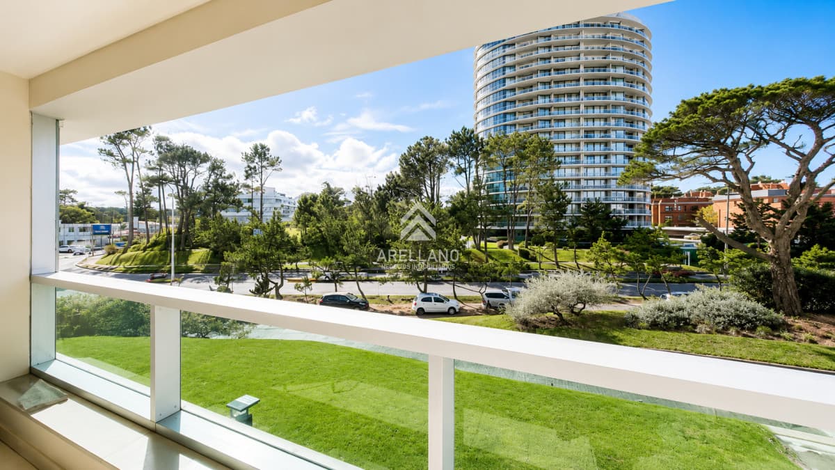 Apartamento ID.6496 - Apartamento en venta de 3 dormitorios en Punta del Este