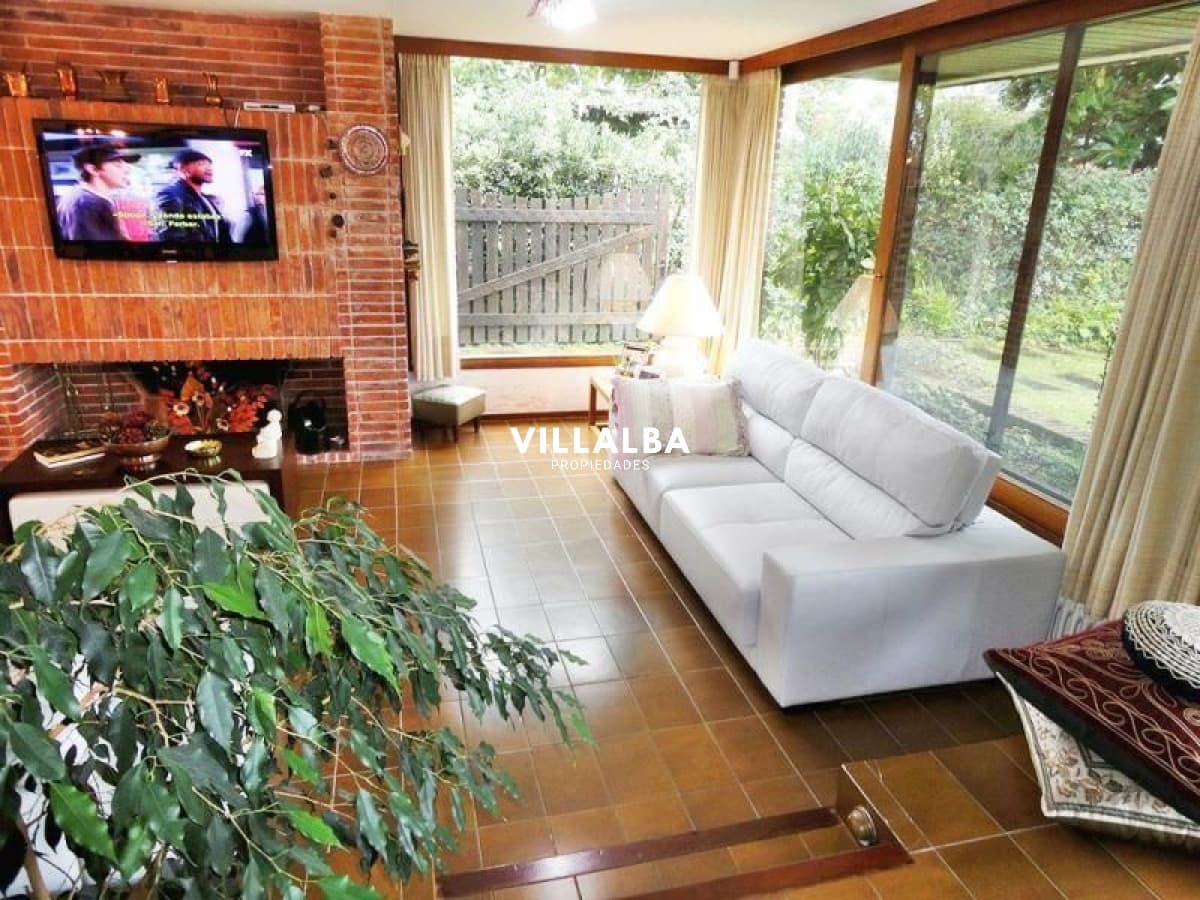 Casa en venta Playa Mansa 3 dormitorios