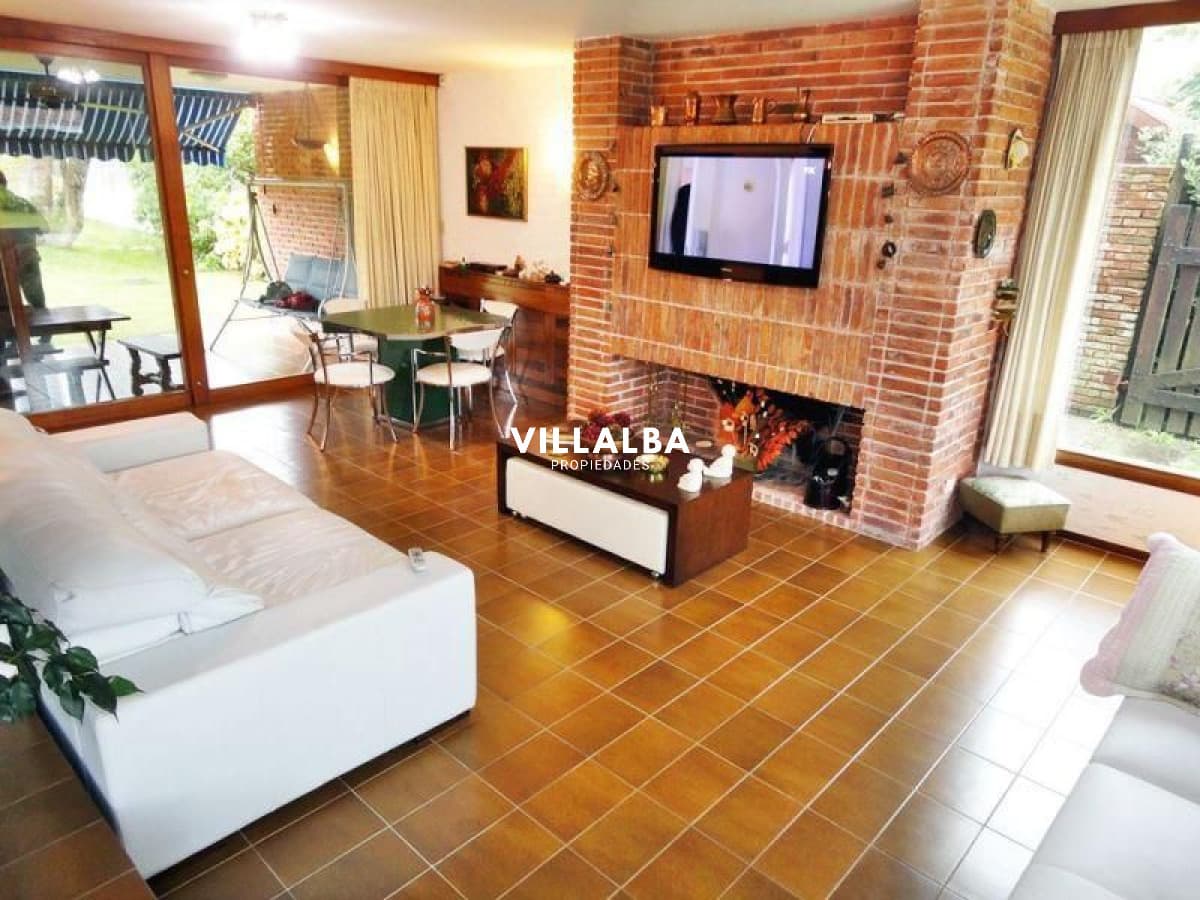 Casa en venta Playa Mansa 3 dormitorios
