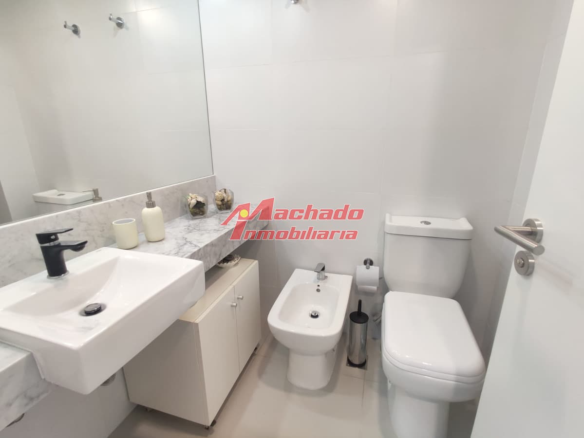 Apartamento en venta en Playa Mansa Punta del Este