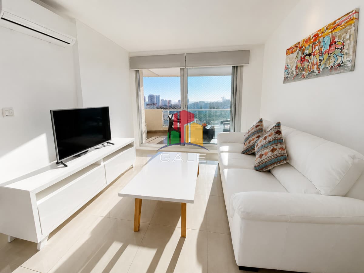 Gale Propiedades & Escribanía Apartamento ID.4025 - Piso alto en Wind Tower orientado a la puesta del sol precio destacado!