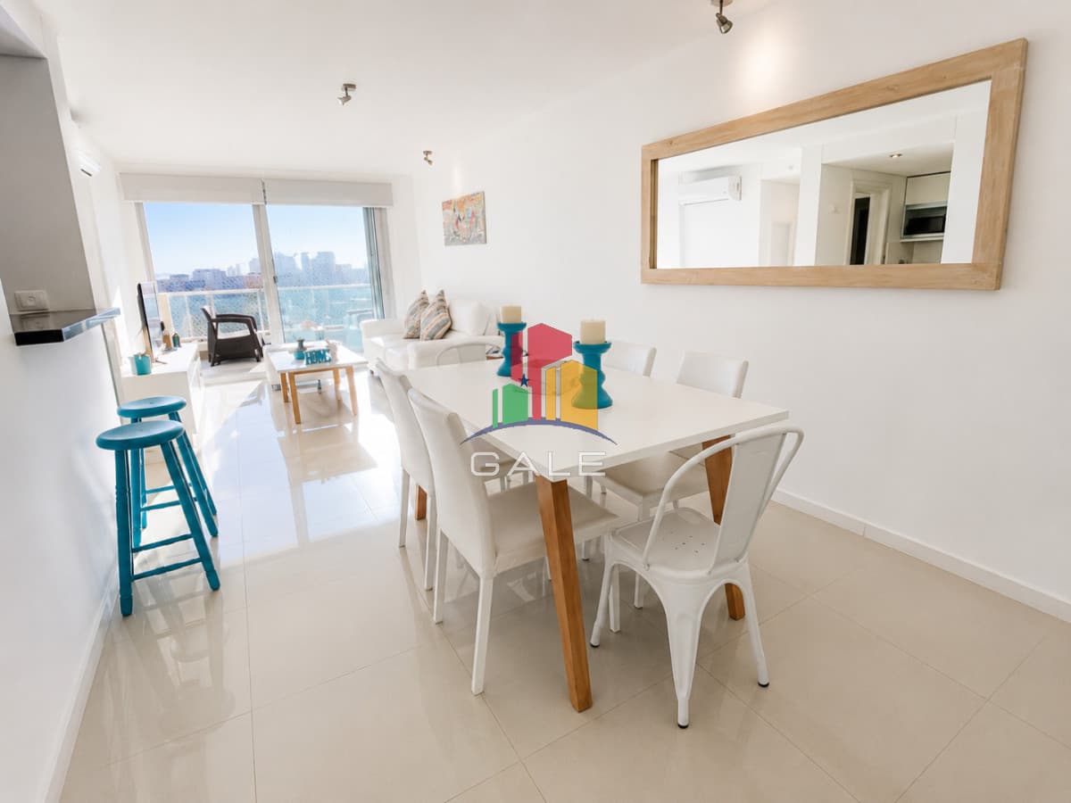 Gale Propiedades & Escribanía Apartamento ID.4025 - Piso alto en Wind Tower orientado a la puesta del sol precio destacado!