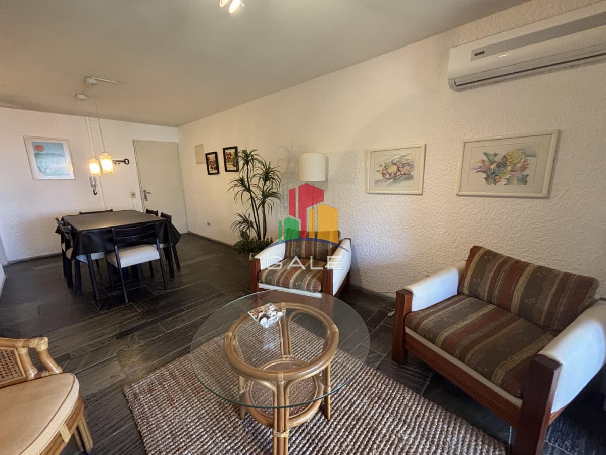 Apartamento de 2 dormitorios  -