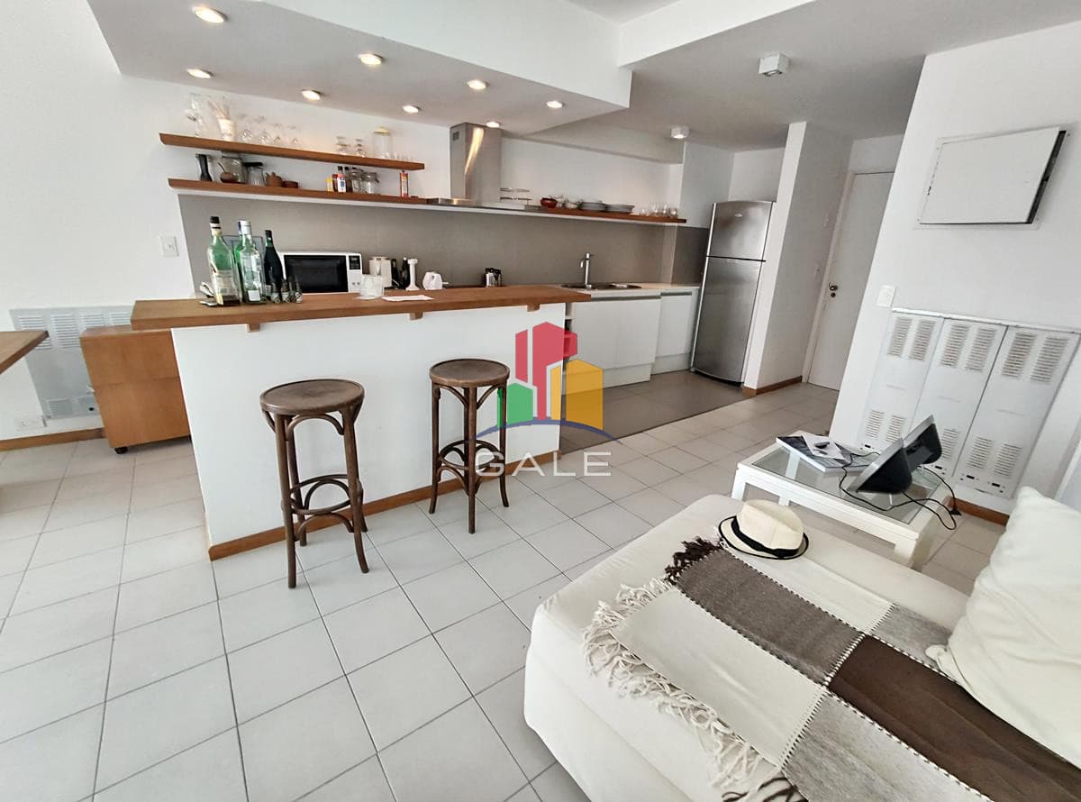 NUEVO PRECIO! Piso alto en Península con vistas!  -