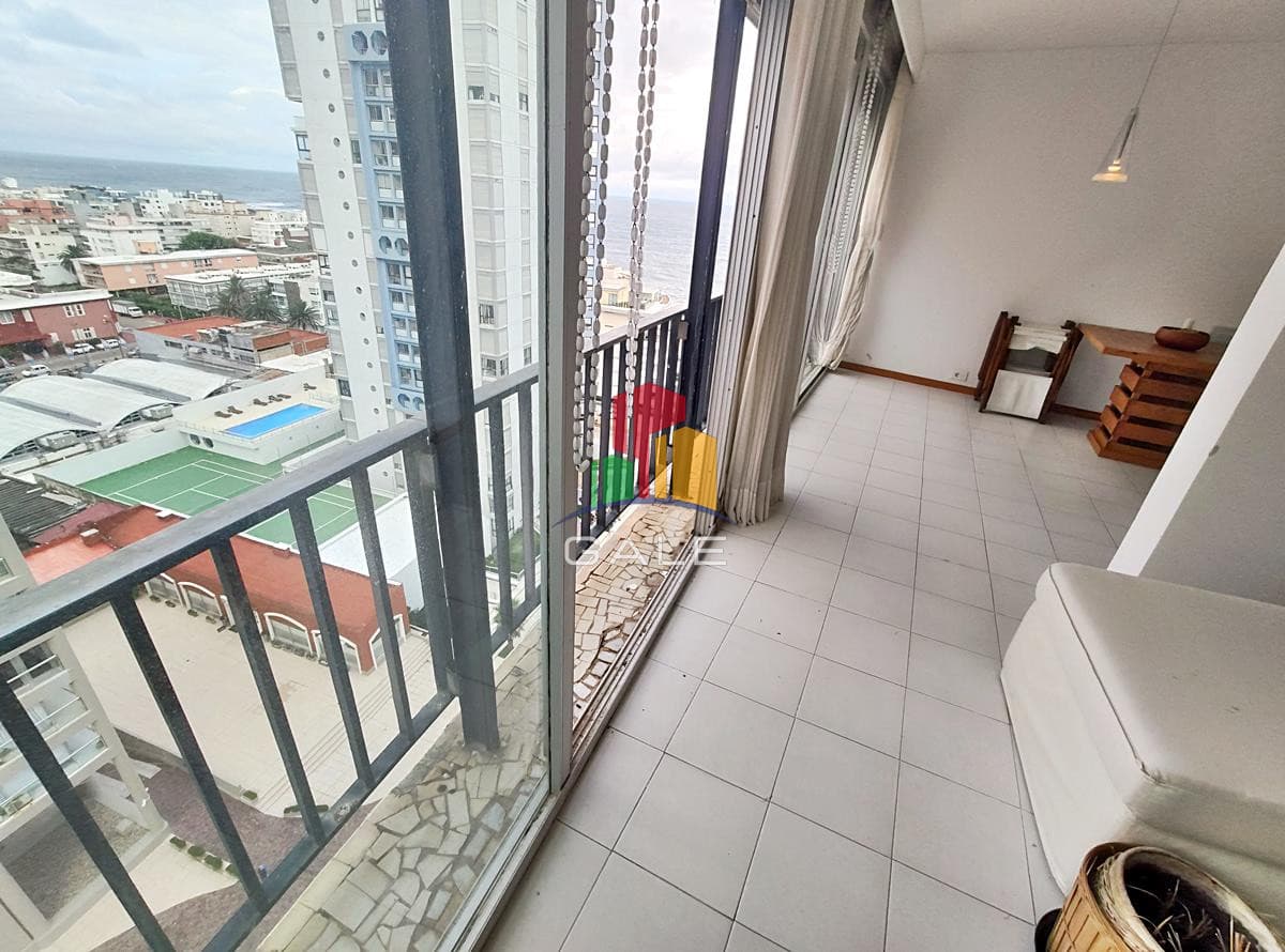 NUEVO PRECIO! Piso alto en Península con vistas!  -