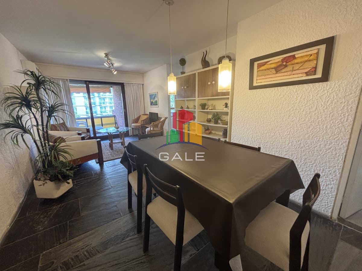 Apartamento de 2 dormitorios  -