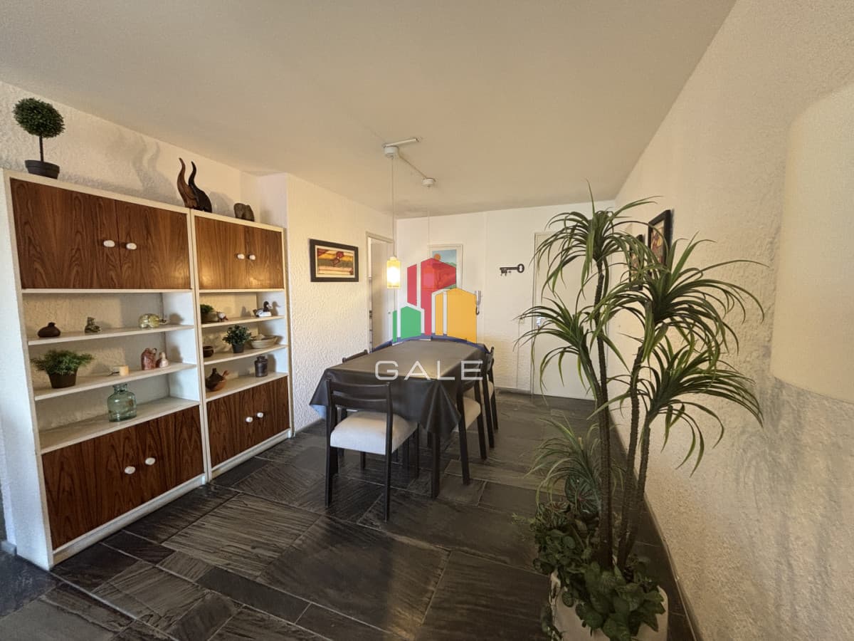Apartamento de 2 dormitorios  -