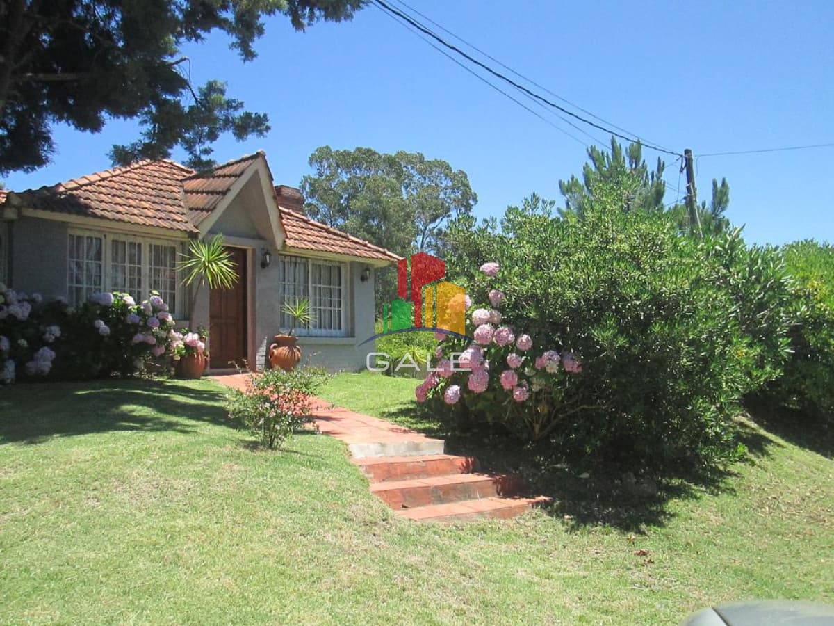 Gale Propiedades & Escribanía Casa ID.293 - Casa en Jardines de Cordoba - Punta del Este