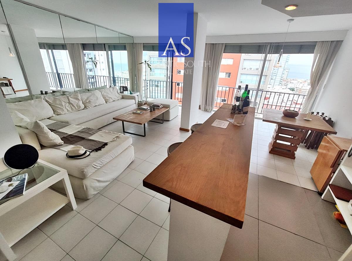 OPORTUNIDAD! Piso alto en Península con vistas!