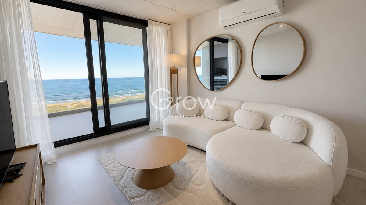 Apartamento en venta de 2 dormitorios en Playa Brava Punta del Este
