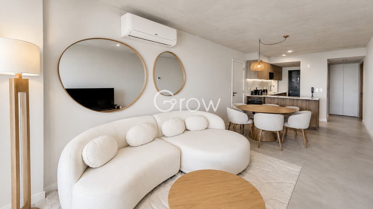 Apartamento en venta de 2 dormitorios en Playa Brava Punta del Este