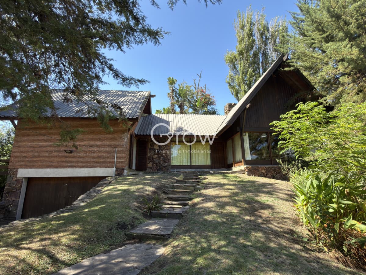 Casa en venta de 3 dormitorios en exclusivo barrio golf de Punta del Este