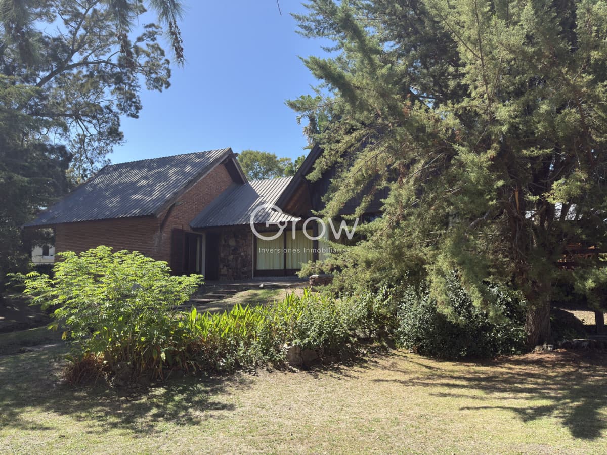 Casa en venta de 3 dormitorios en exclusivo barrio golf de Punta del Este