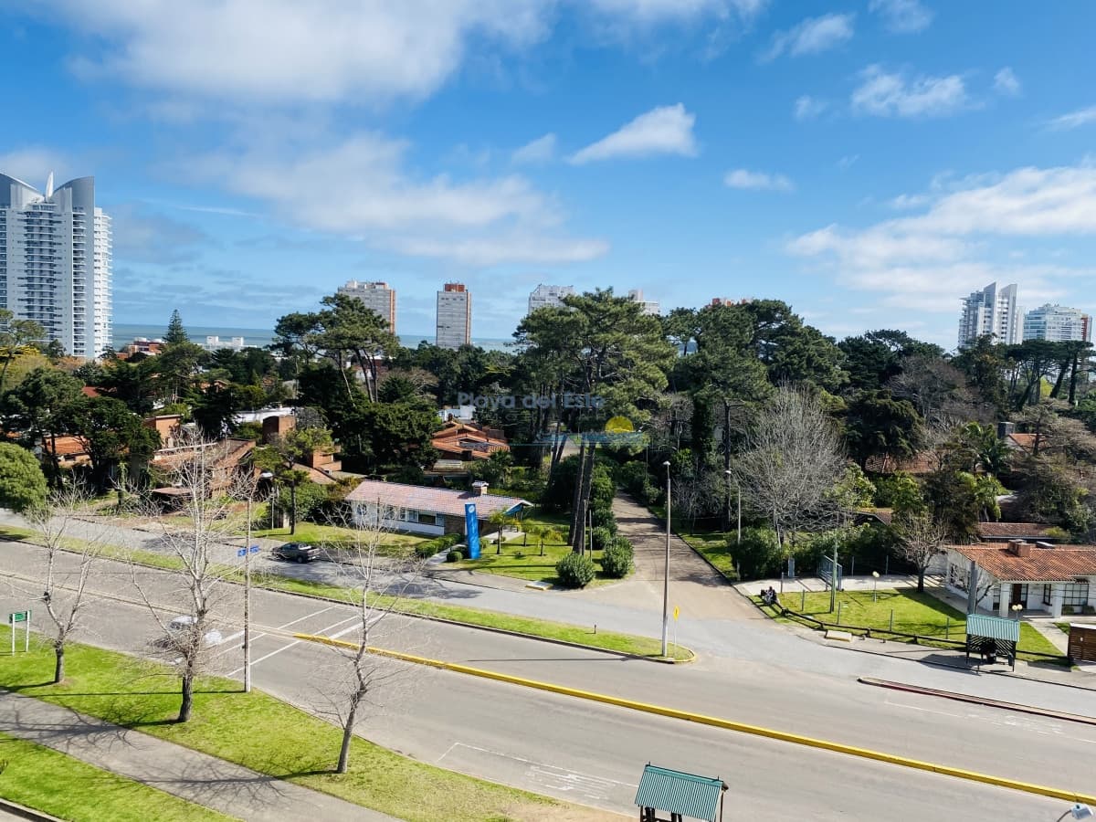 Excelente apartamento de 3 dormitorios, gastos bajos y muy bien ubicado - Inmobiliaria Playa del Este