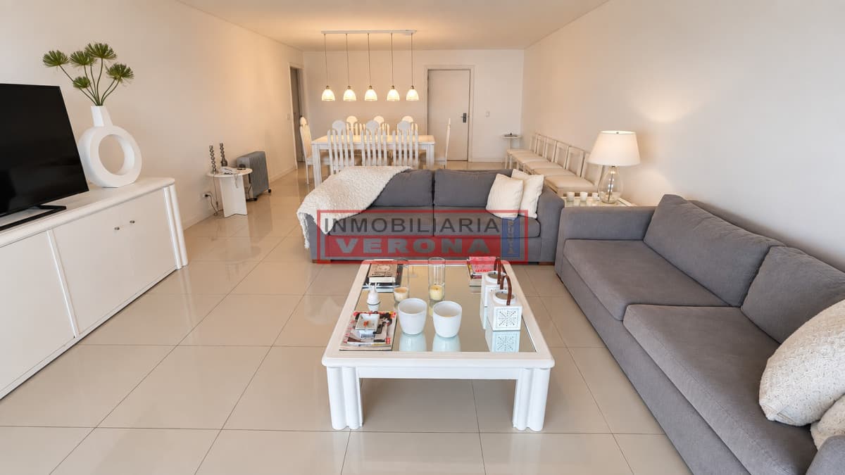 Apartamento en venta y alquiler temporario Punta Del Este 3 dormitorios - Inmobiliaria Verona Punta