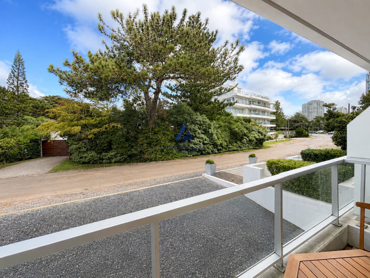 Apartamento de 1 dormitorio, Alquiler Anual zona Aidy Grill, Punta del Este  -