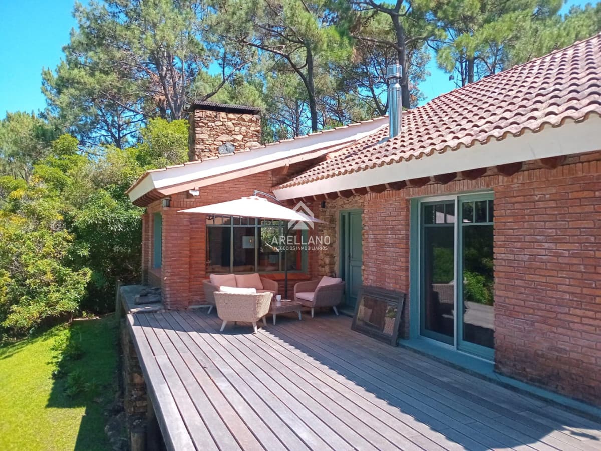 Casa ID.5980 - Venta casa 4 dormitorios