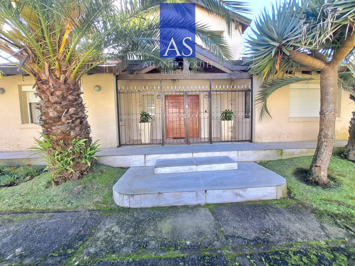 xclusiva Casa con Piscina y Gran Jardín en Rincón del Indio Playa Bava