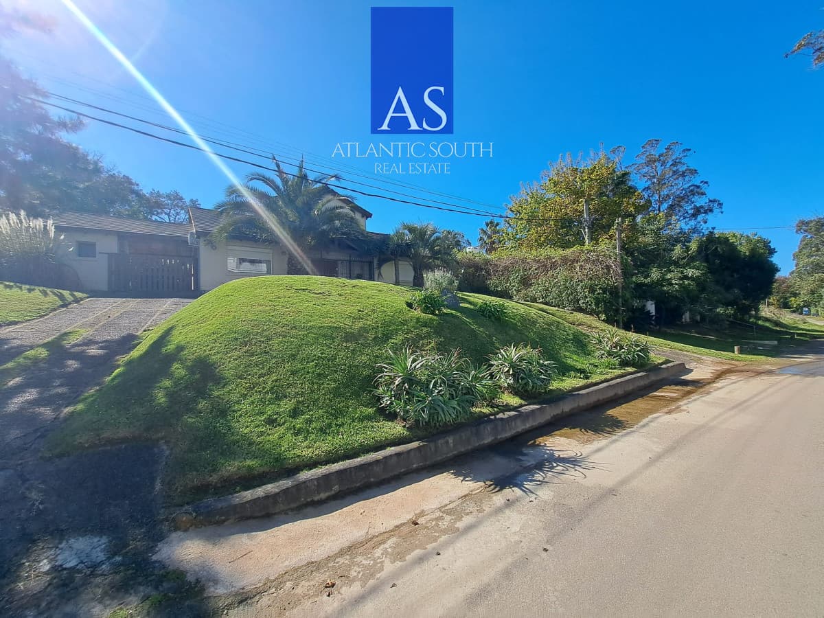 xclusiva Casa con Piscina y Gran Jardín en Rincón del Indio Playa Bava