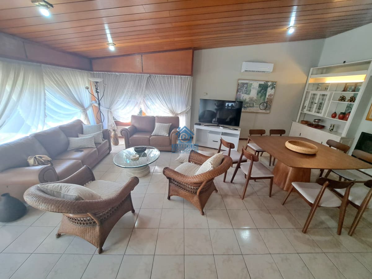 Casa en Alquiler Anual Mansa   -