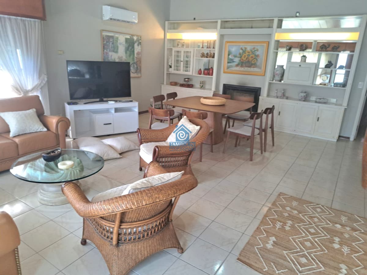 Casa en Alquiler Anual Mansa   -