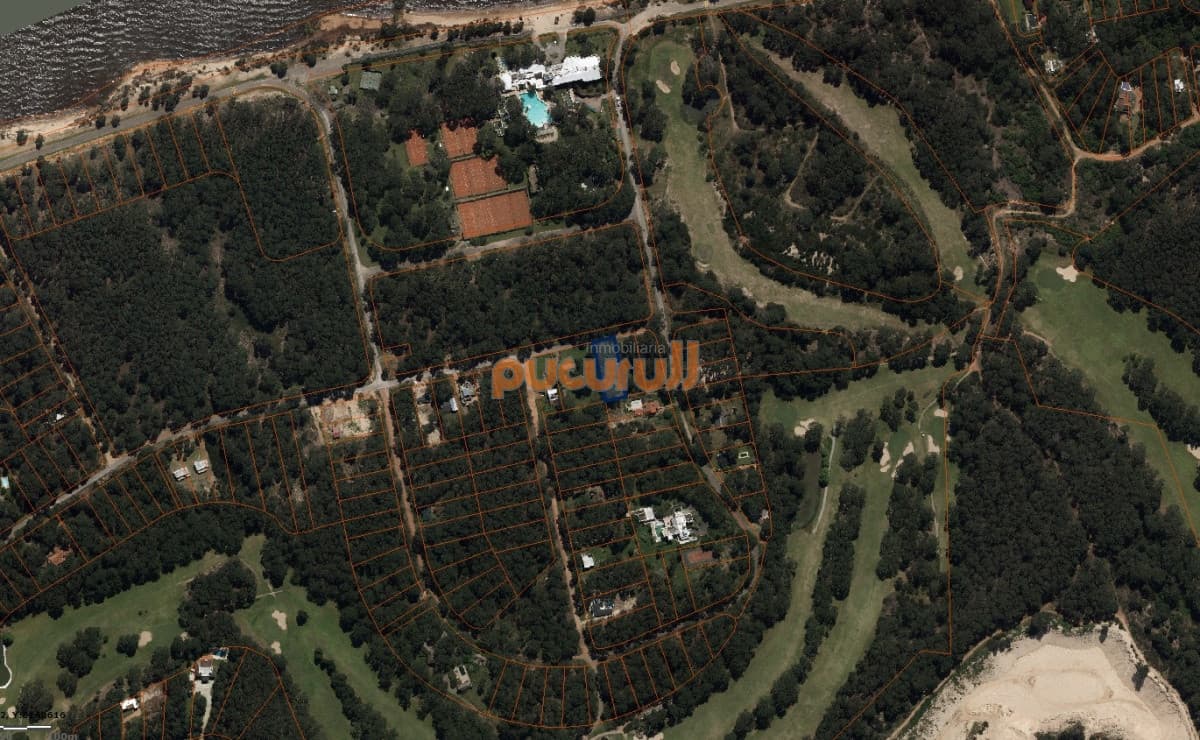 Venta de Lote en club del Lago 2628m2.