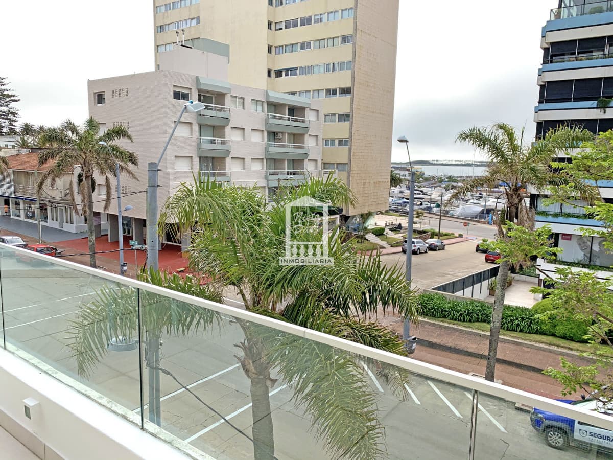 Zona Puerto, 2 dorm, moderno.
