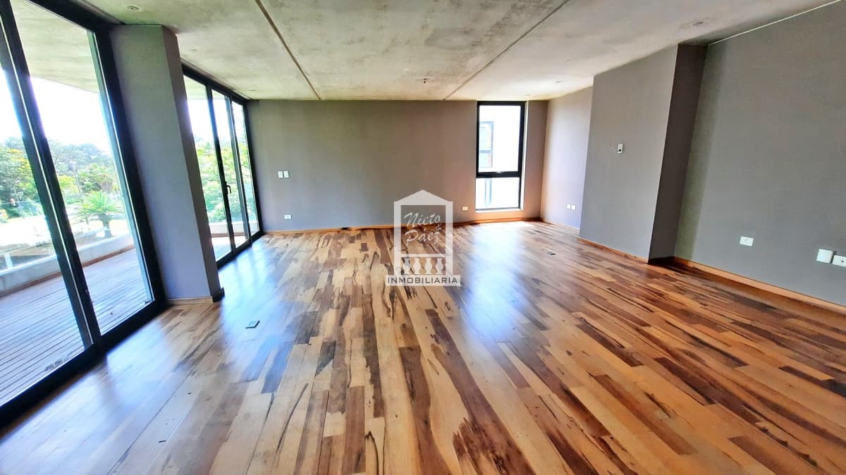 Penthouse, 3 suites. Excelentes servicios.
