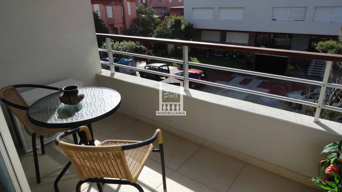 Península, con parrillero propio. 2 dorm. Bajos gastos.