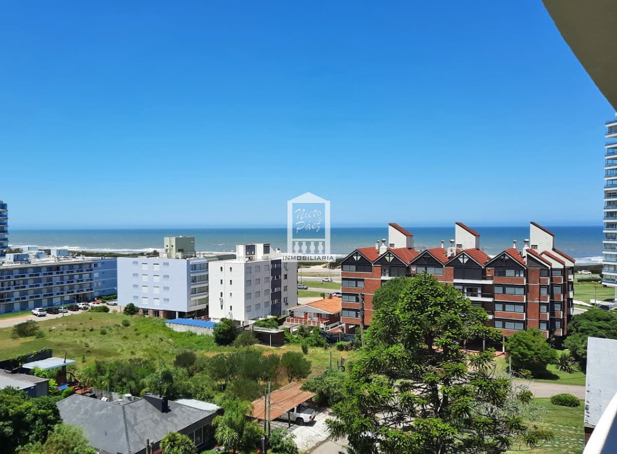 Playa Brava, 3 dorm y dep de servicio, full amenities. Losa radiante