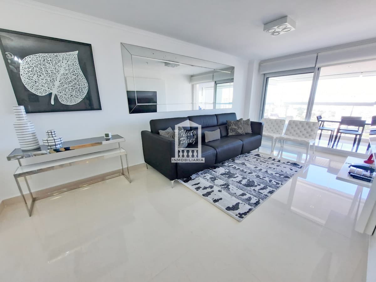 Miami Boulevard, 2 dorm, piso alto. Parrillero propio