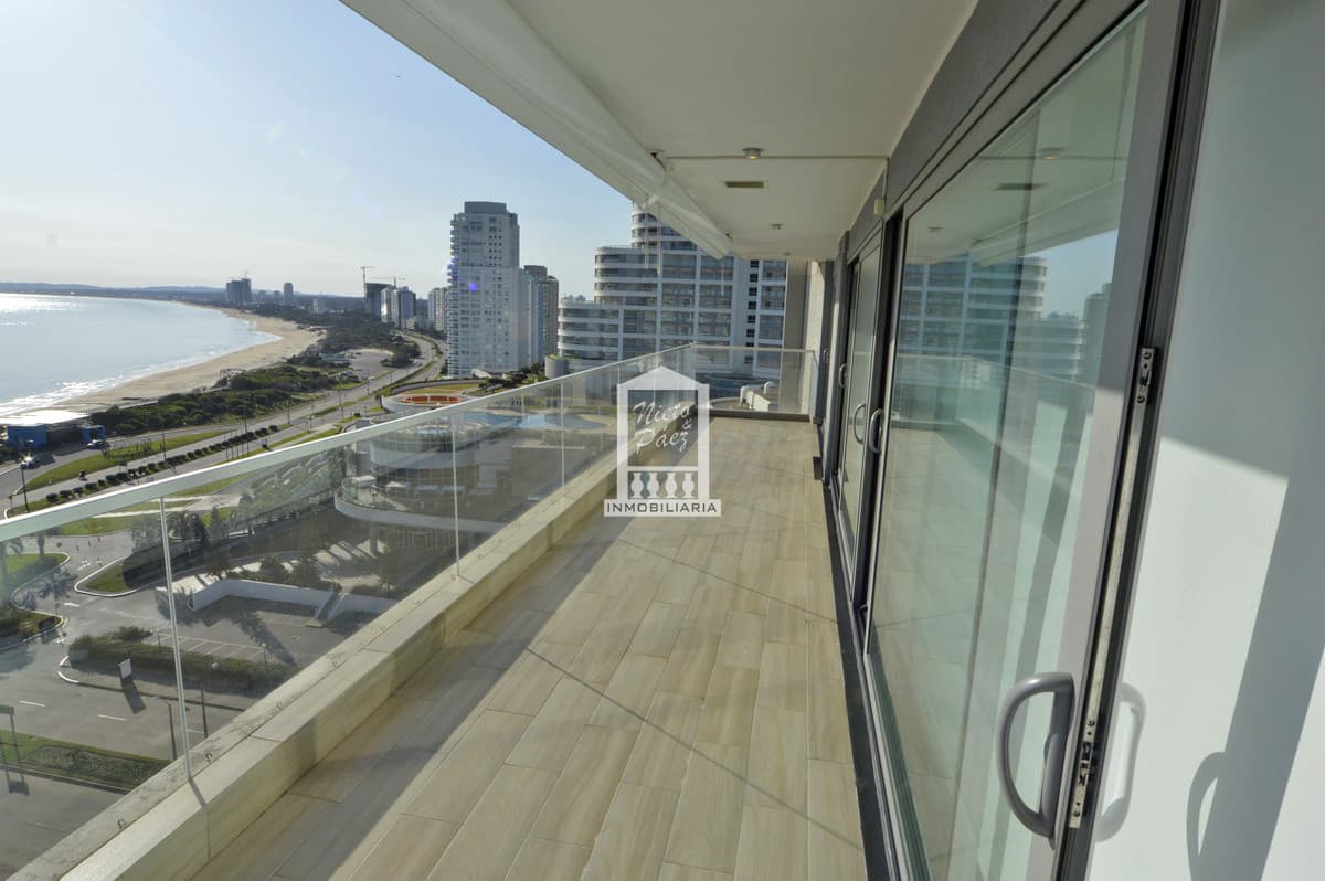 Playa Mansa, Torre de LUJO. 3 suites + servicio.