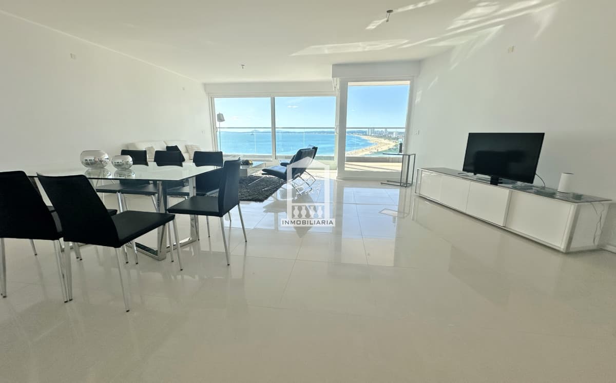 Mansa, con toda la vista. 3 suites + toilette. Full amenities.