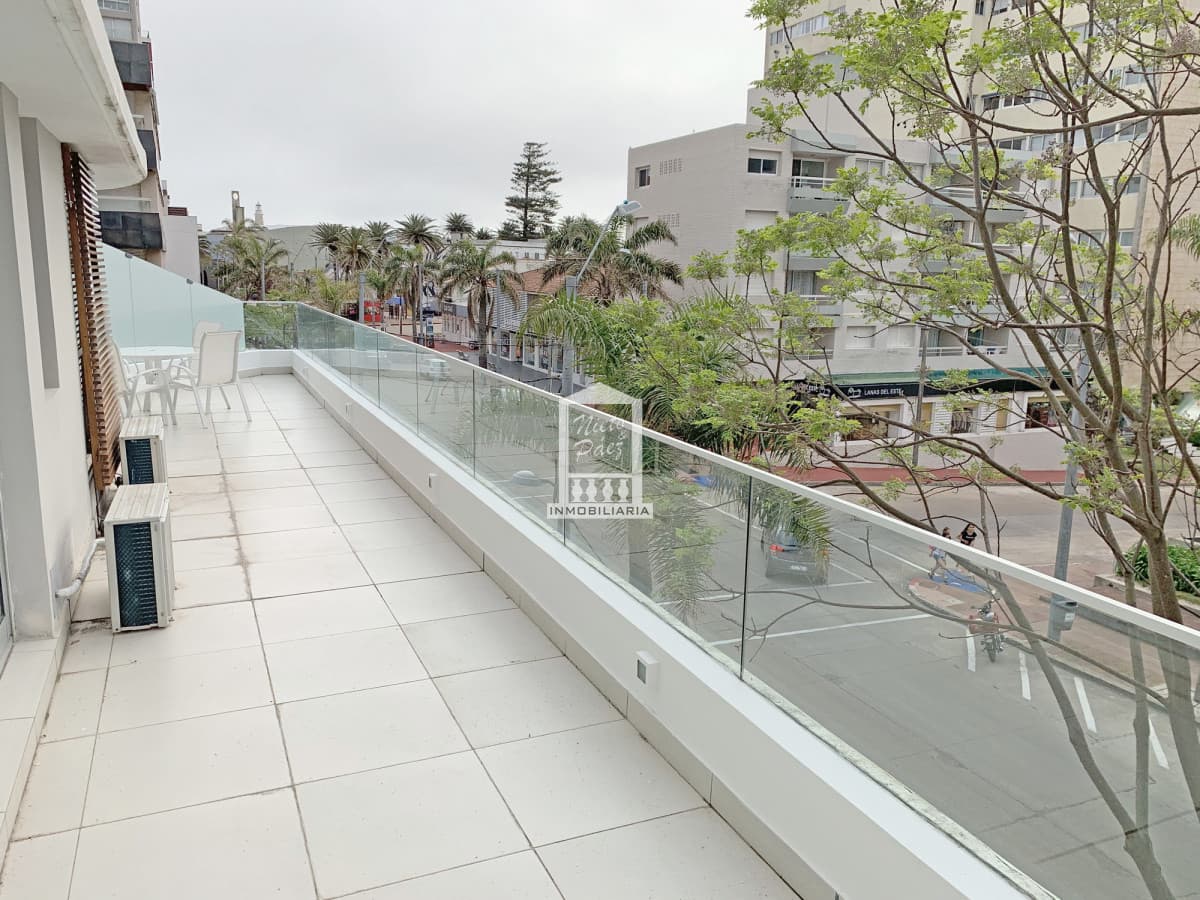 Zona Puerto, 2 dorm, moderno.