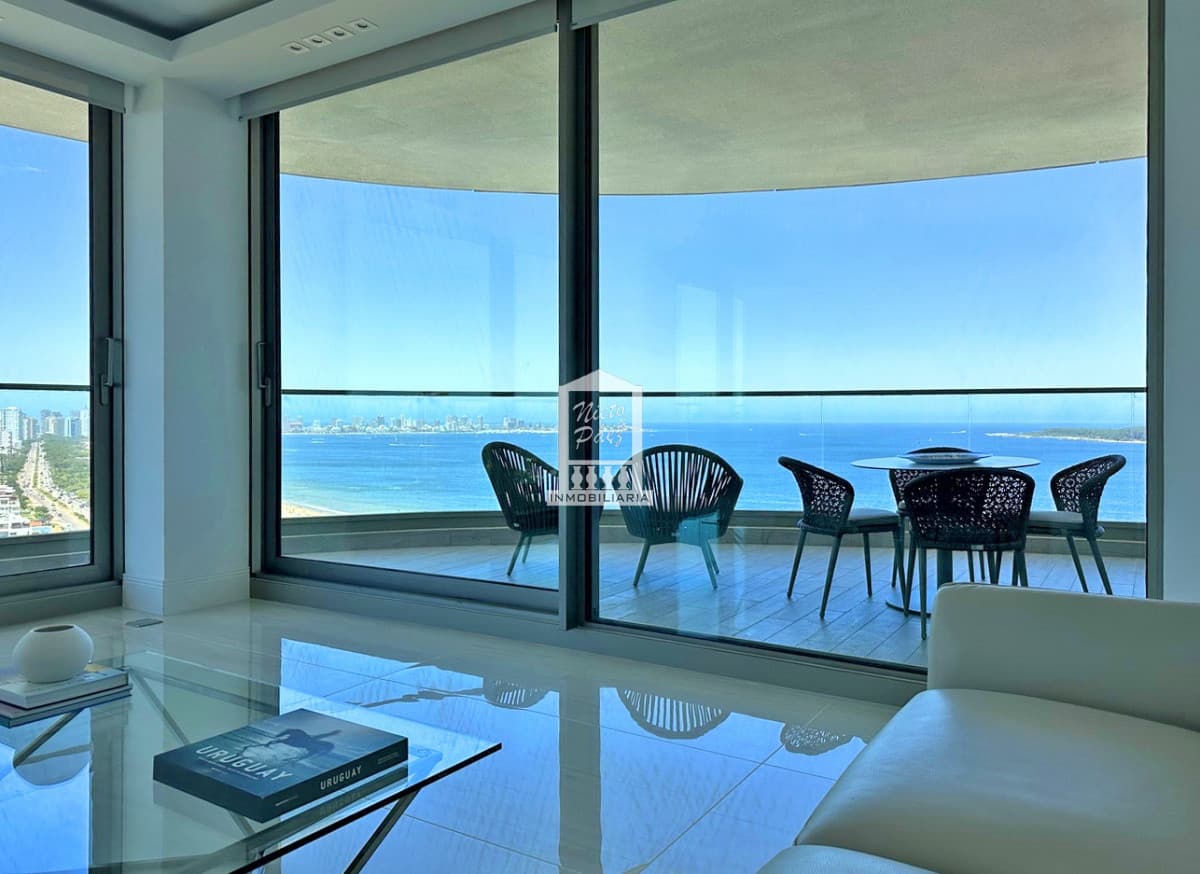 Fendi Residences, Piso alto esquinero, garaje doble
