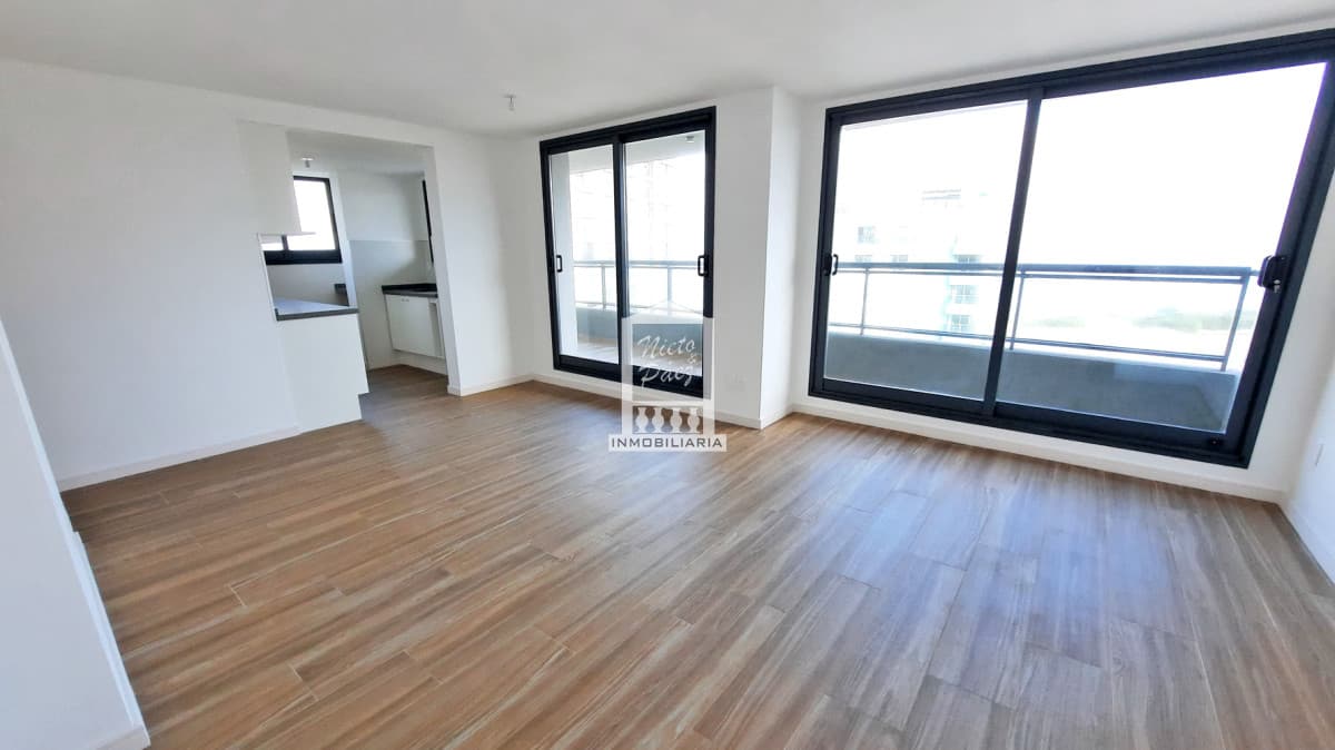 Pronto para entrar, REVENTA, vista al mar, edificio con servicios.