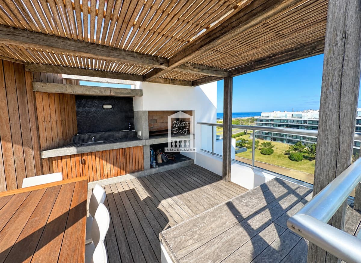 Brava, Penthouse dúplex. 2 parrilleros, 2 garajes individuales.