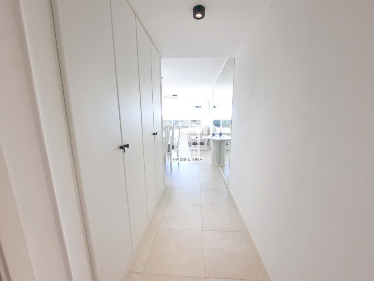 Reciclado, con el mejor sol para todo el año. Edificio con todos los amenities!!