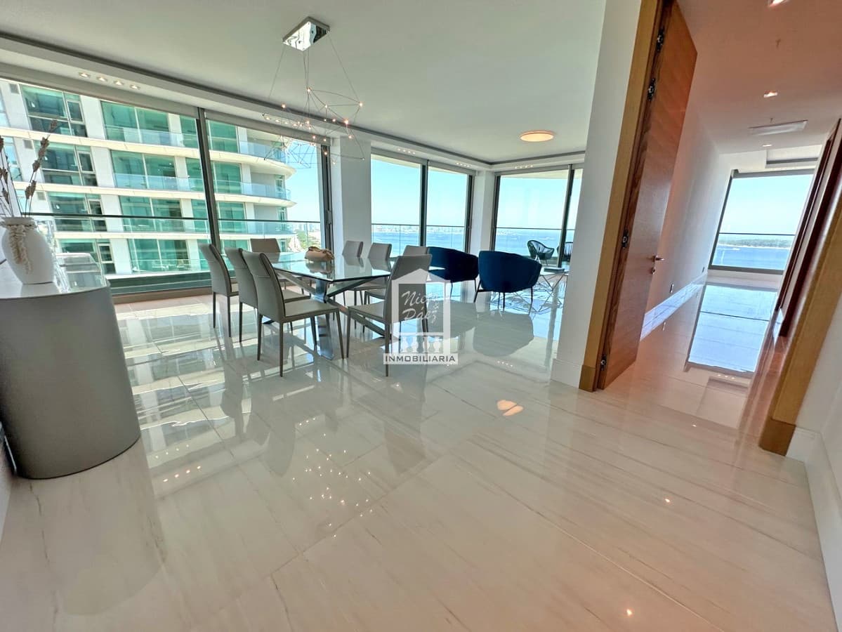 Fendi Residences, Piso alto esquinero, garaje doble