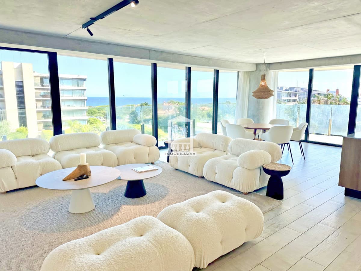 SURFSIDE esquinero, finamente decorado, 2 garajes