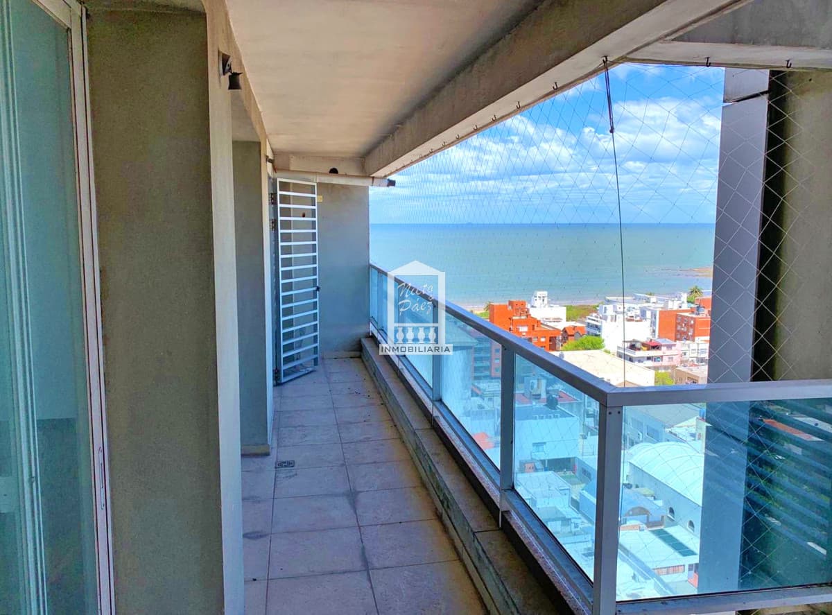 Diamantis piso alto, 3 dorm, parrillero propio. Garaje doble