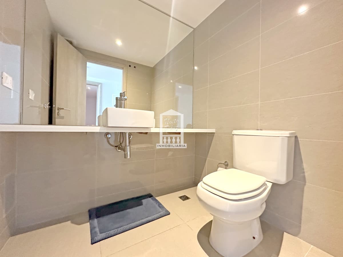Piso alto, 1 suite + toilette, garaje. Full amenities.