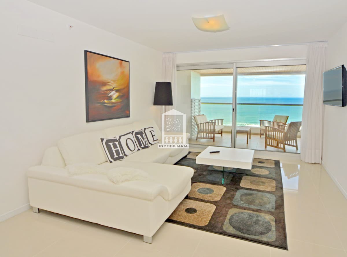 Vista al océano, mega terraza, 3 dorm, full amenities.